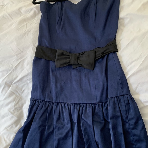 French connection Junior formal dress . Worn once to Prom. Size 2 - Picture 8 of 8